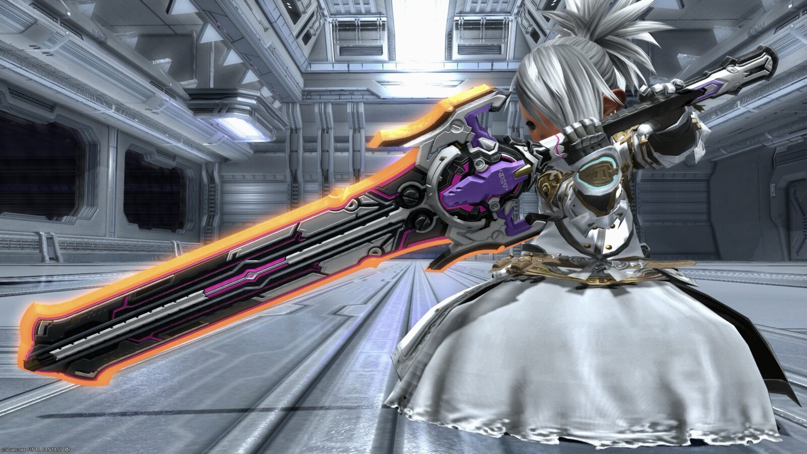 ロボット兵器のような大型電子ブレード・暗黒騎士武器『ヴァンガード