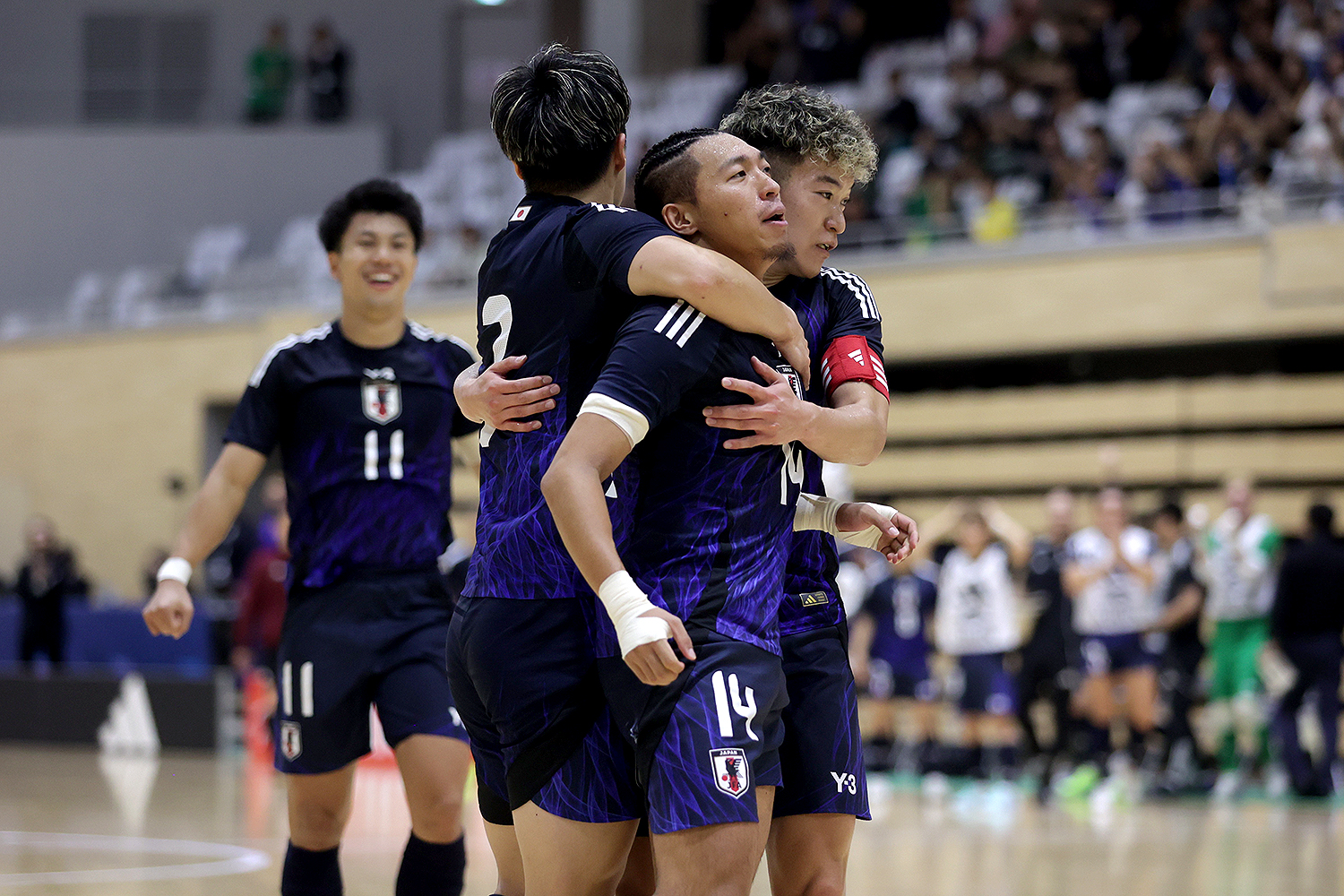 日本代表、世界王者・ブラジル代表に2－3で連敗。新井裕生のバイシクル