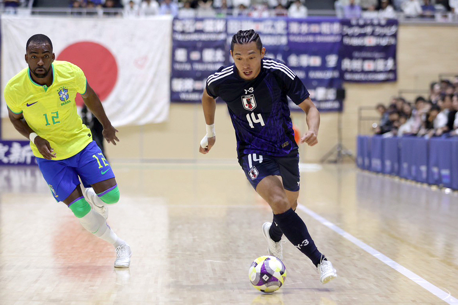 日本代表、世界王者・ブラジル代表に2－3で連敗。新井裕生のバイシクル