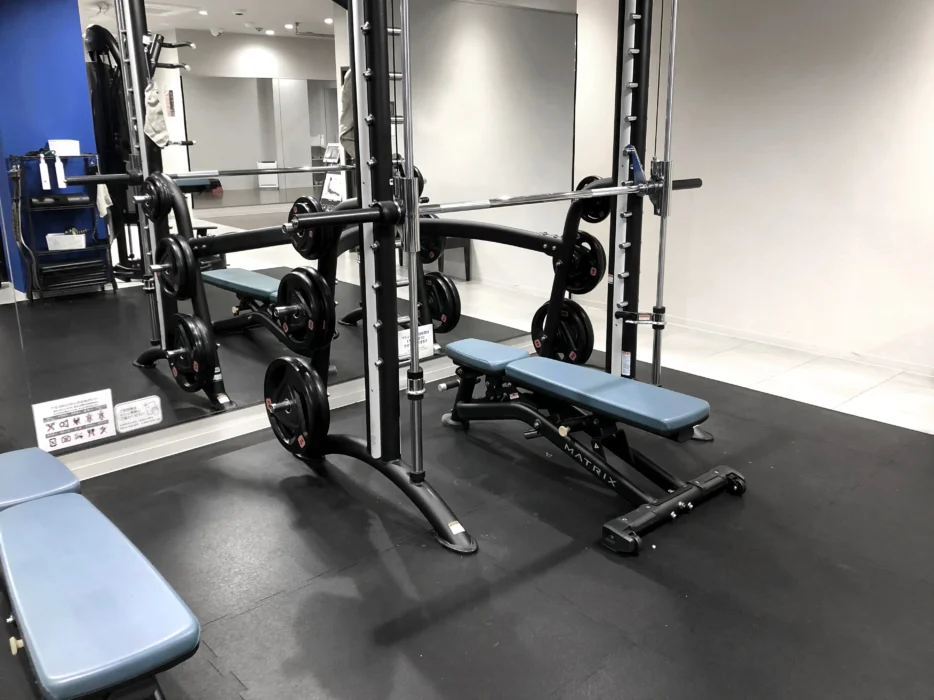 初心者にもおすすめ！スミスマシンの使い方と効果的なメニュー5選