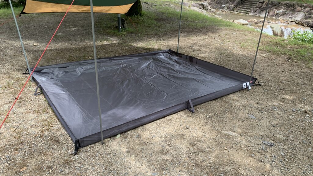 コールマン【リビングフロアシート/300W】キャンプ簡単お座敷スタイル！