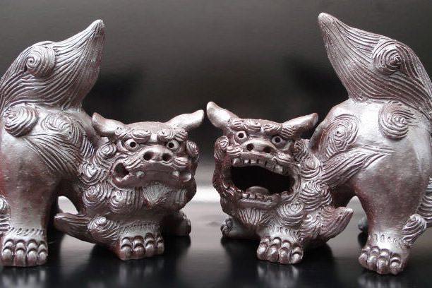 限定品 威嚇シーサー 中 艶焼き締め色