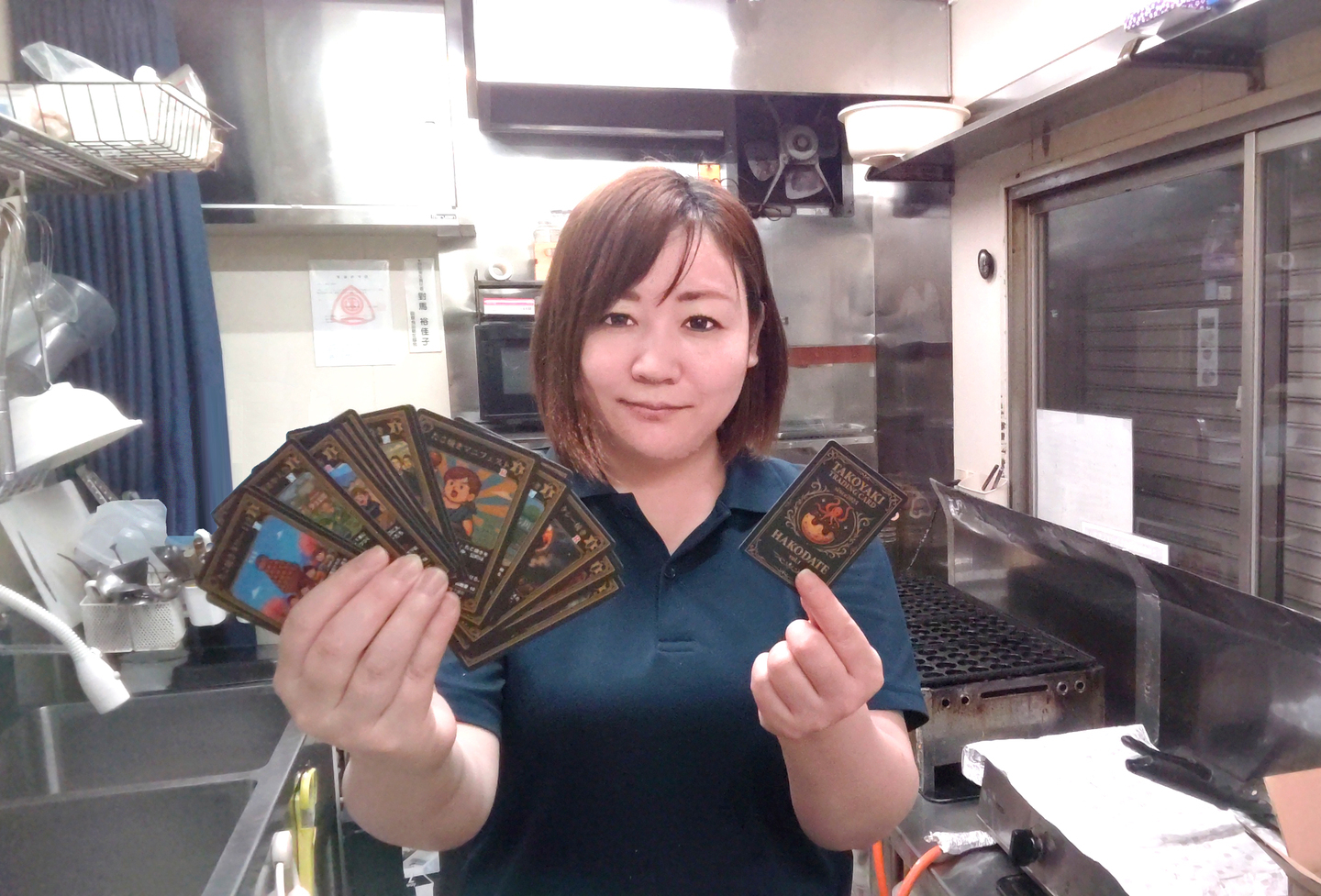 物価高騰に逆転の一手！函館のたこ焼き店が“ご当地トレカ”発売