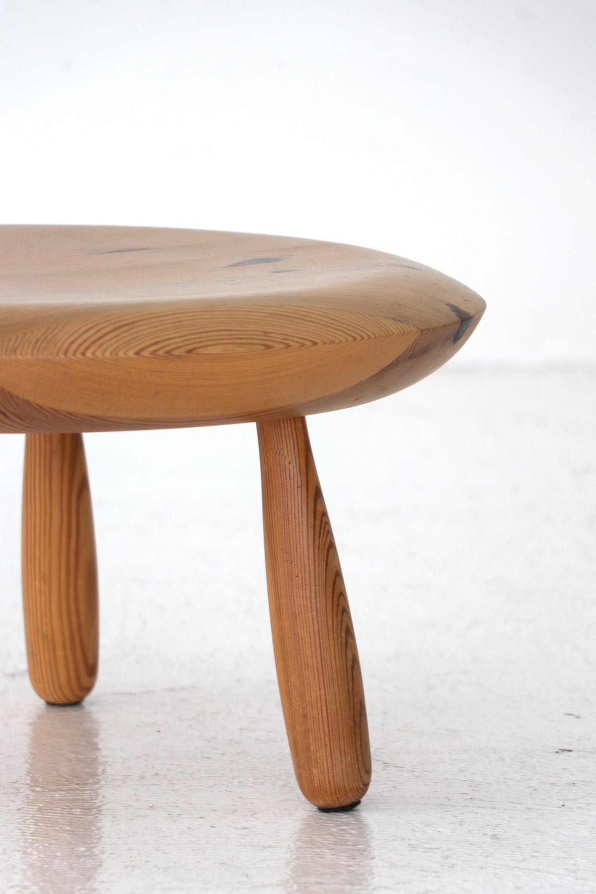 Side table / IKEA – FILM