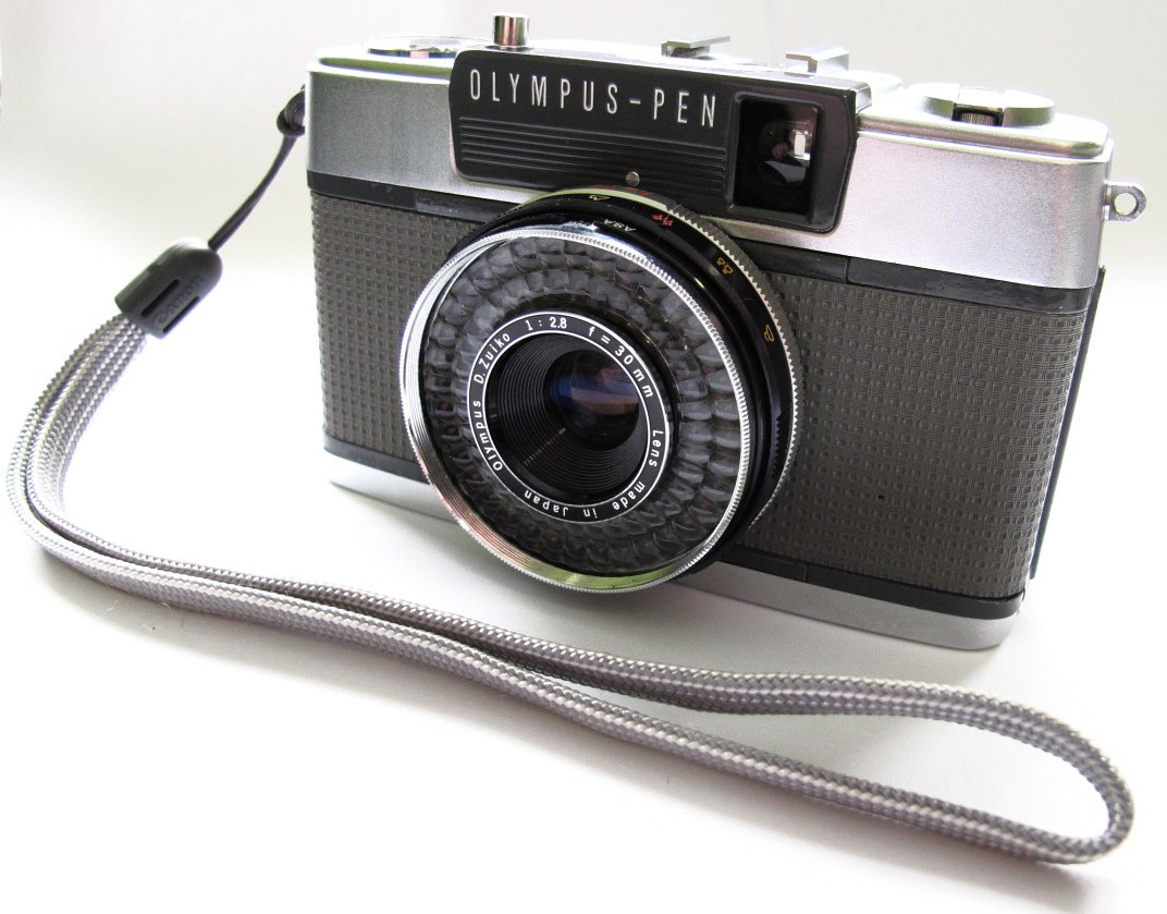 Meet the camera: Olympus PEN EES-2 – Filmosaur