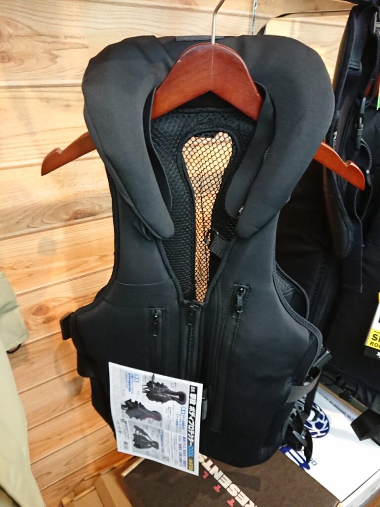 撃投ボディプロテクターCOOL | フィッシングポイント