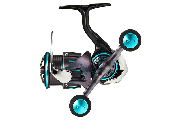23エメラルダスRXは2023年新登場のエギング専用スピニングリール【ダイワ】