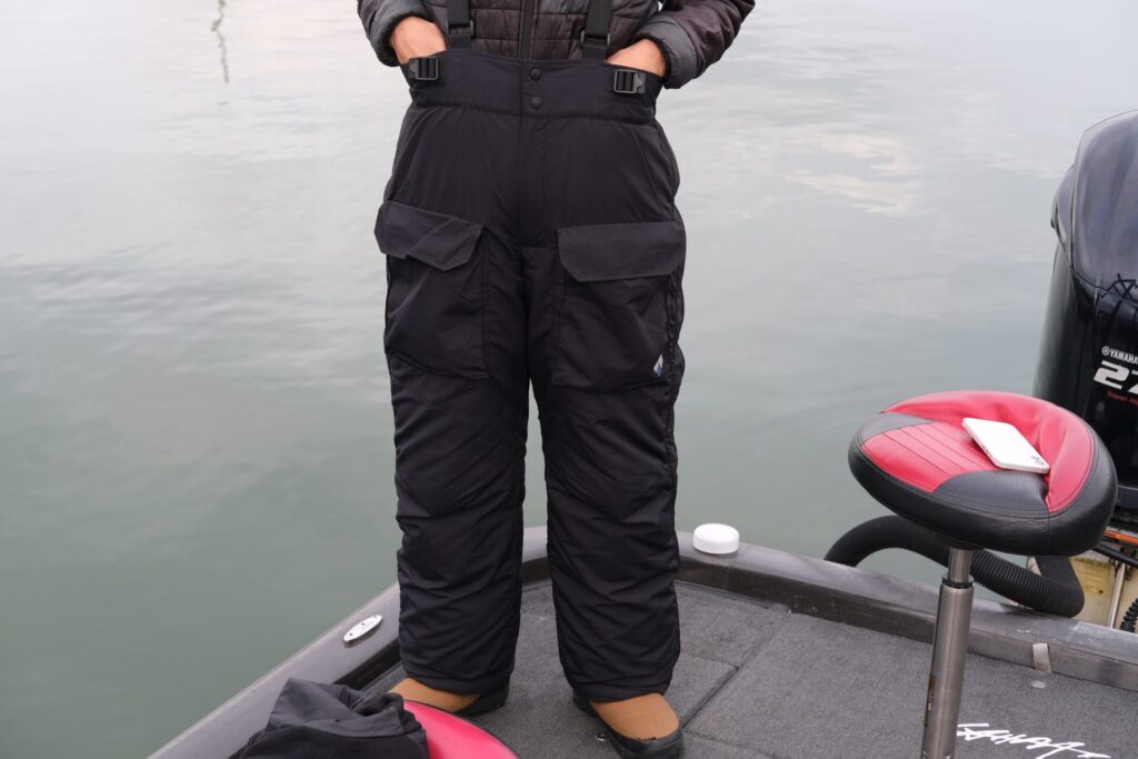 防寒着】マイナス気温でも暖かいポーラーダウンビブパンツ / モンベル