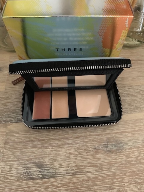 THREE / アートオブパーティーズ ベースメイクアップの公式商品情報