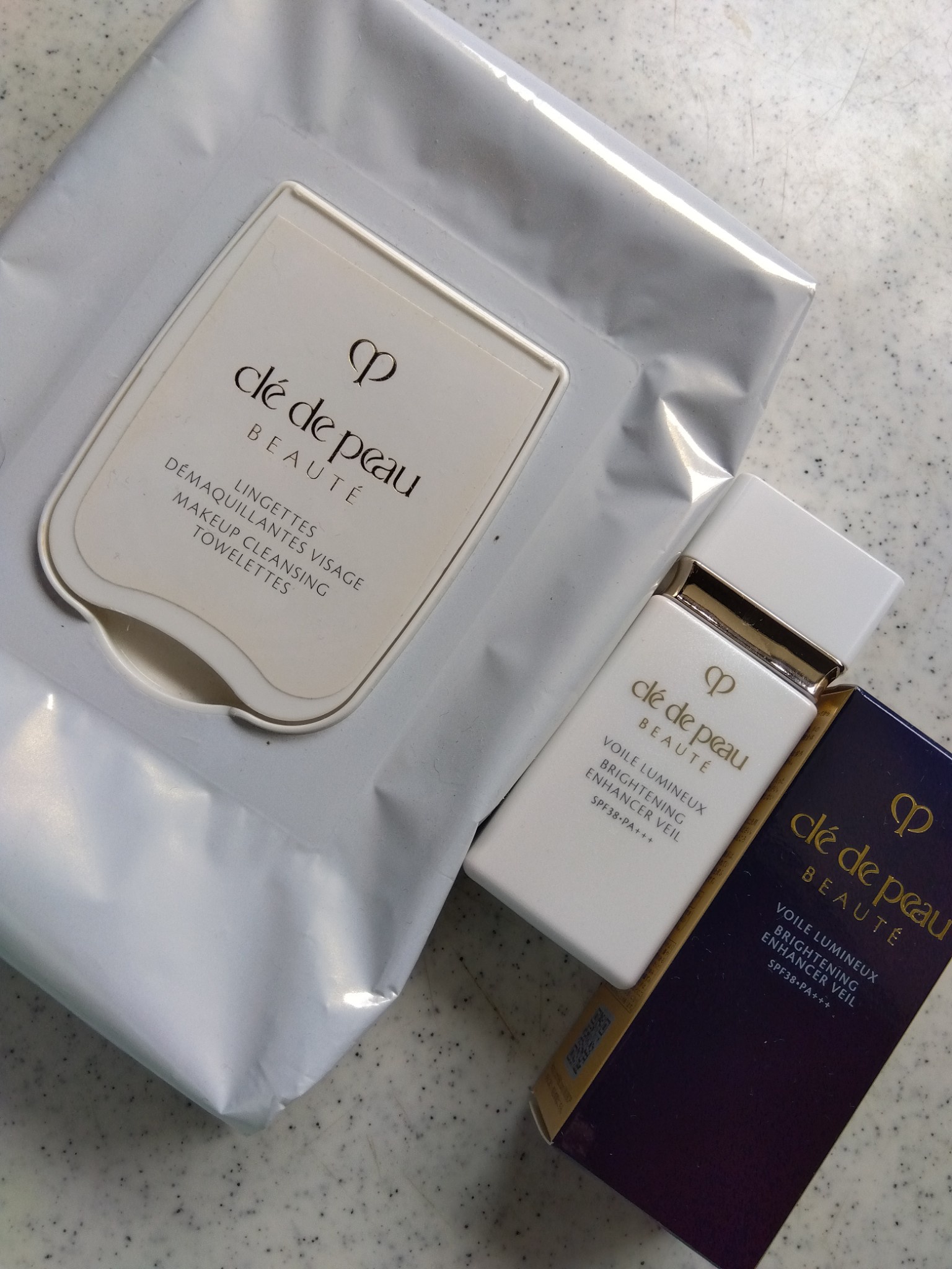 クレ・ド・ポー ボーテ / ヴォワールルミヌ 30mlの公式商品情報｜美容