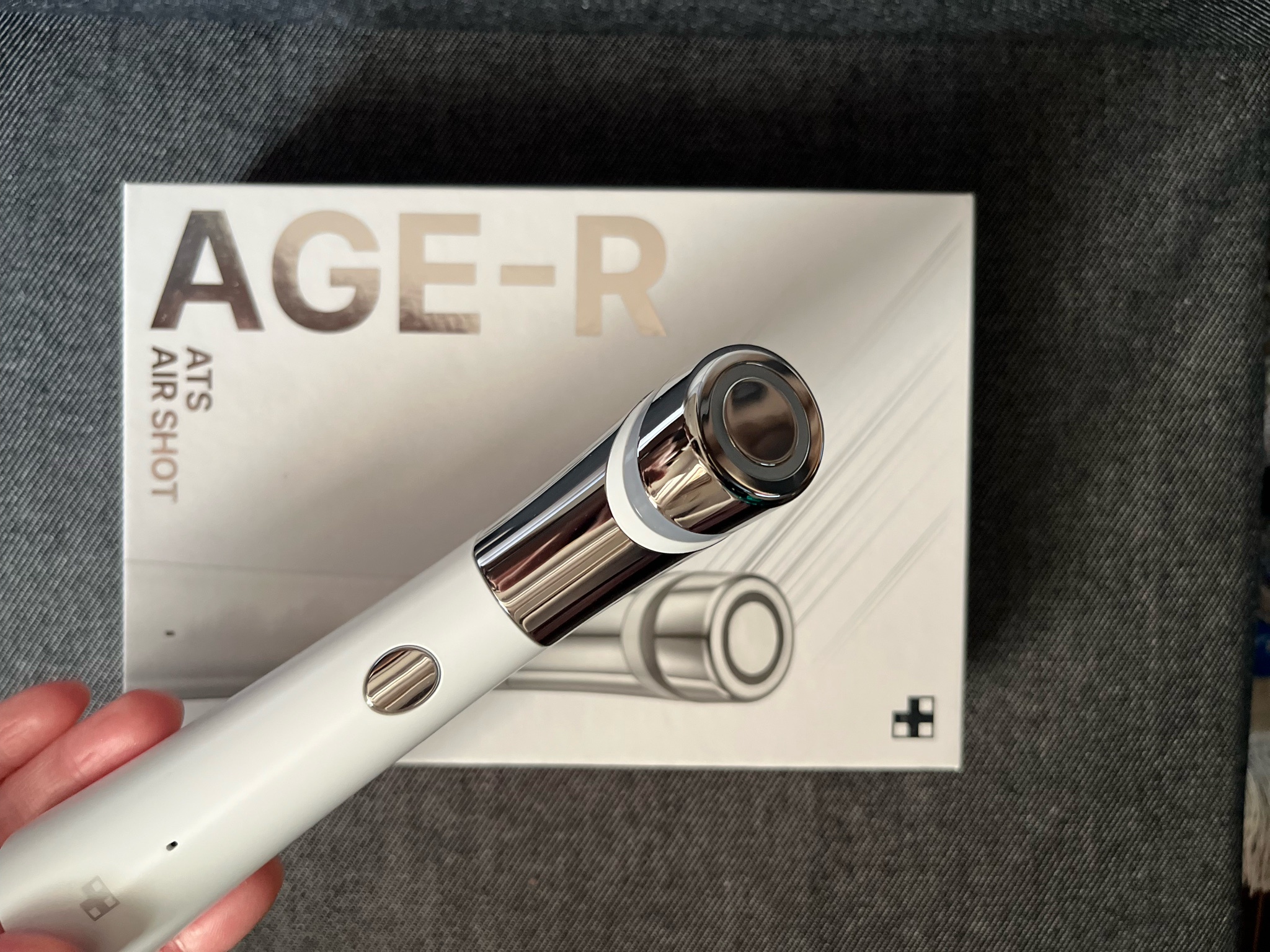 MEDICUBE(メディキューブ) / AGE-Rダーマエアショットの公式商品情報