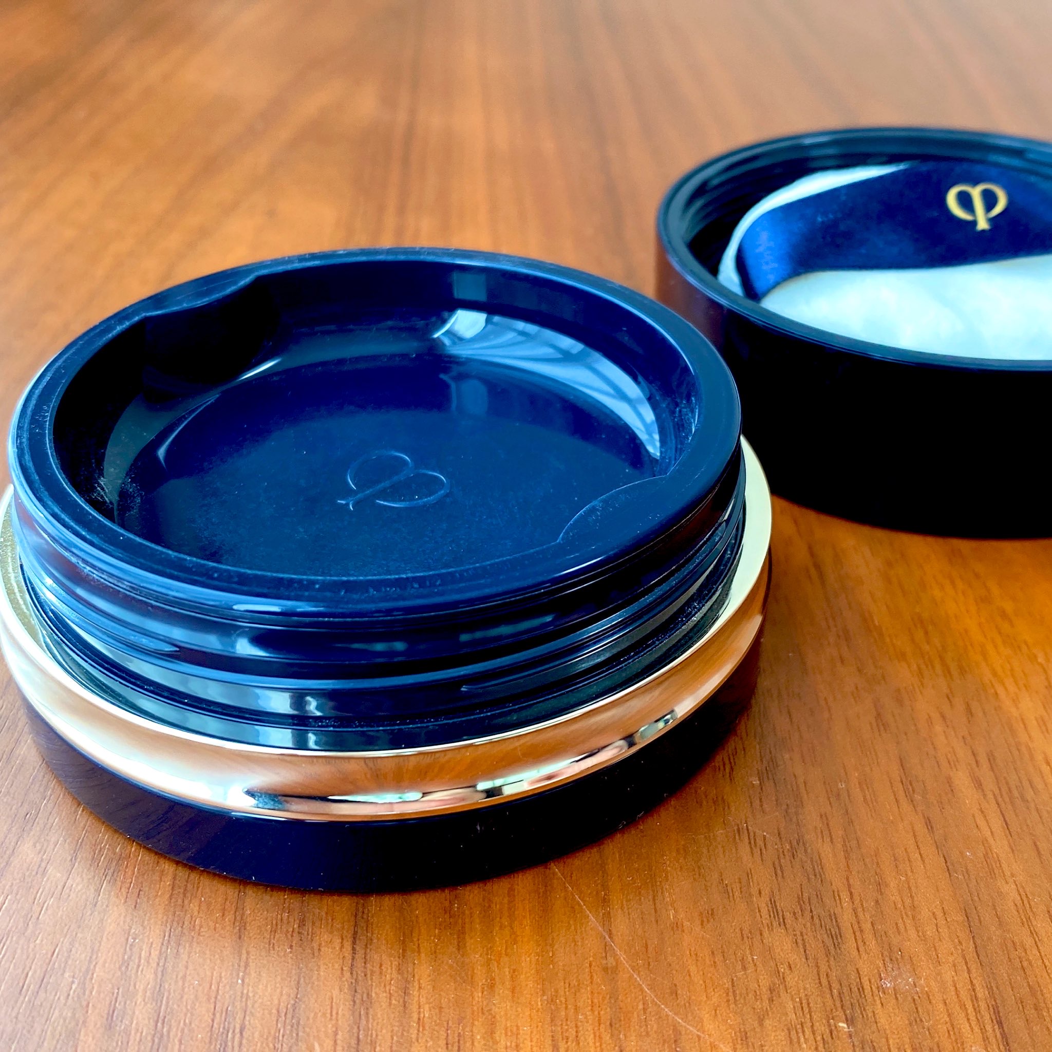 クレ・ド・ポー ボーテ / プードルトランスパラントn M 1の公式商品