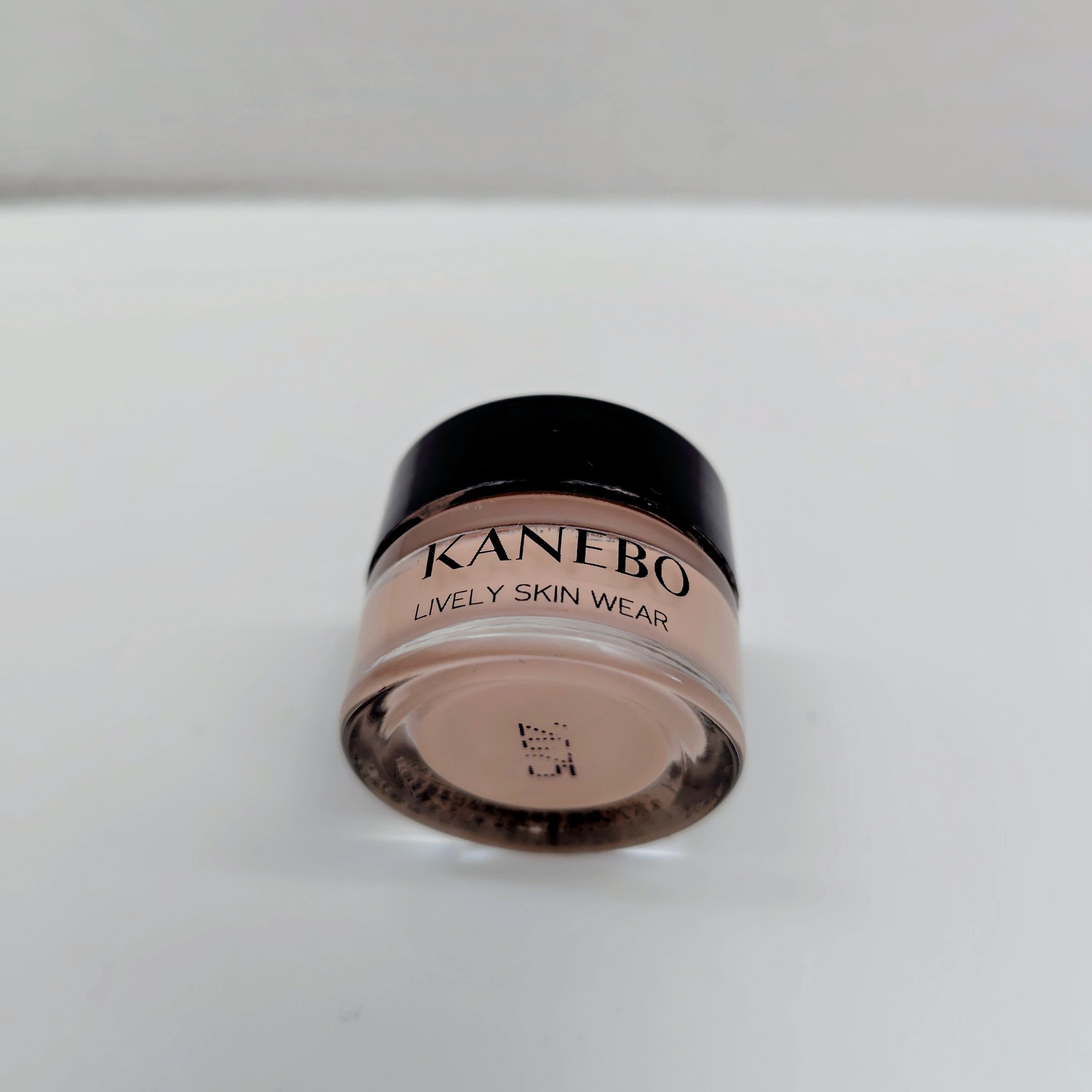 KANEBO / ライブリースキン ウェアII 230 Vanillaの公式商品情報｜美容