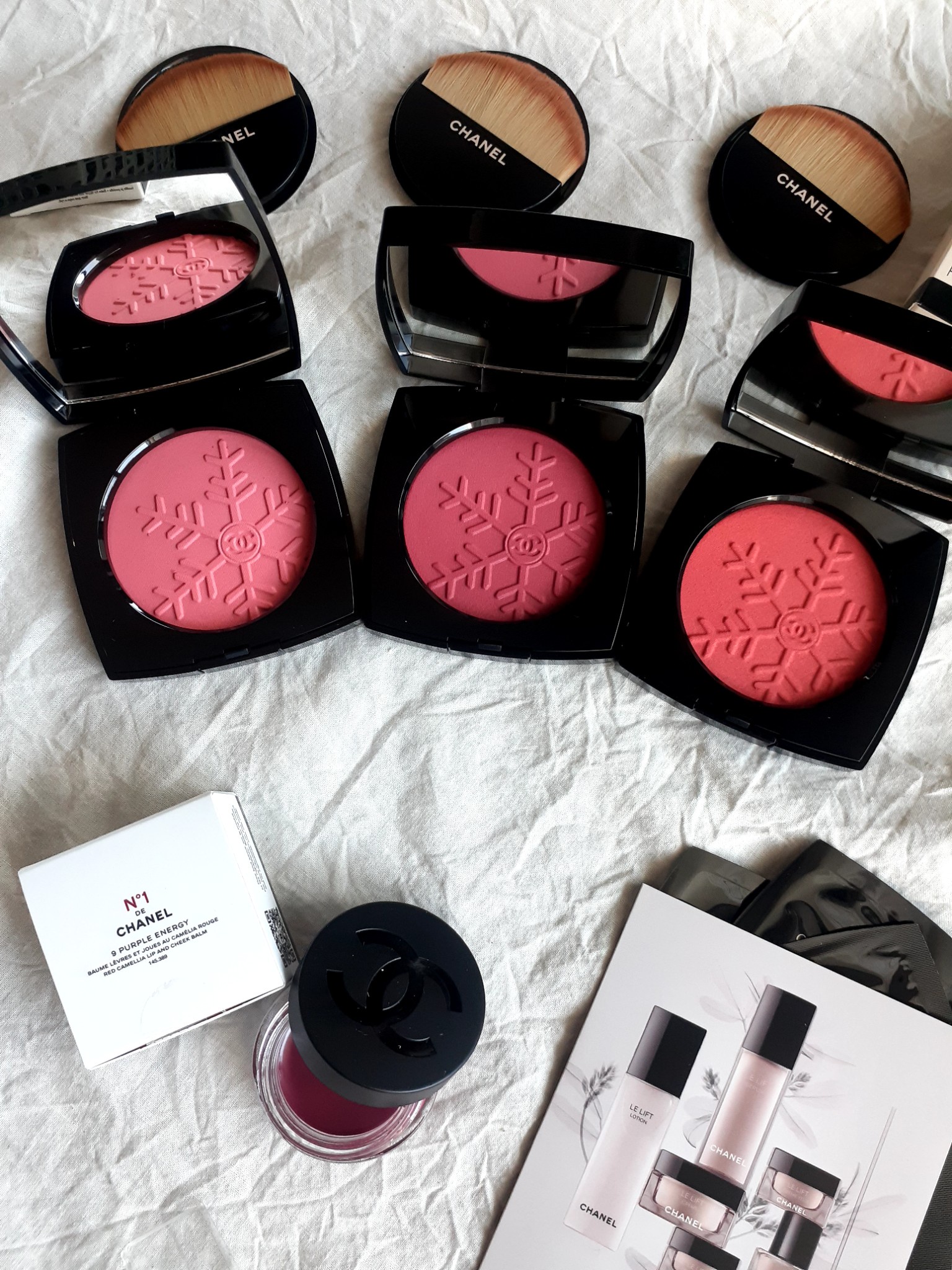 シャネル / レ ベージュ ヘルシー グロウ ブラッシュ モーヴ グラッセ