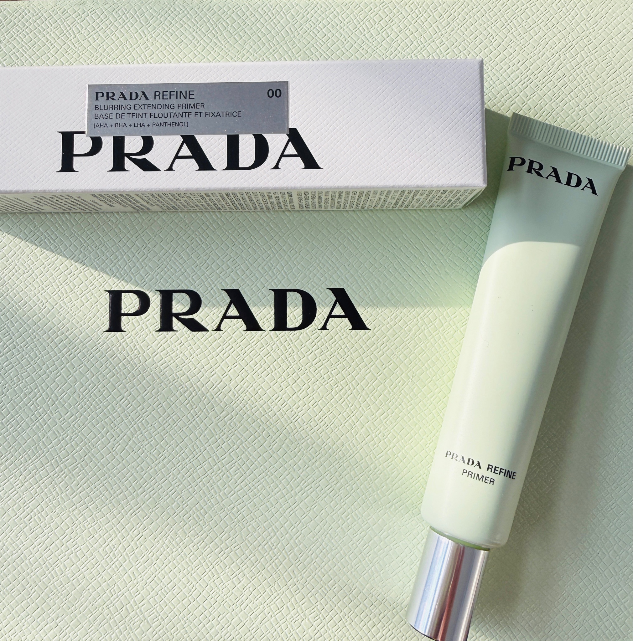 プラダ ビューティ / リファイン ブラーリング エクステンディング