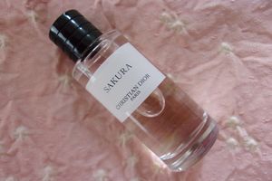 ディオール / サクラ オードゥ パルファンの公式商品情報｜美容