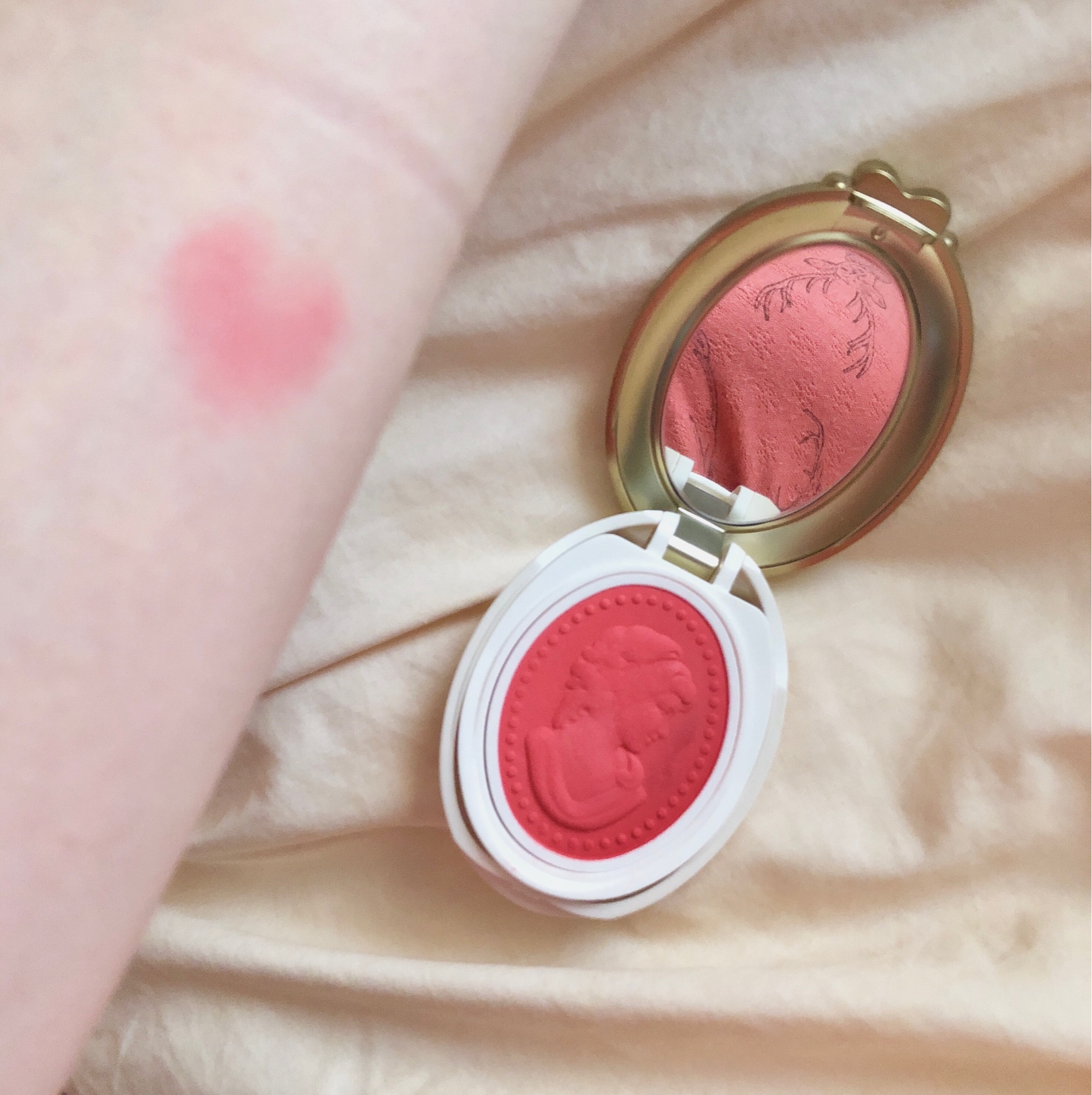 レ・メルヴェイユーズ ラデュレ / プレスト チークカラーの口コミ写真