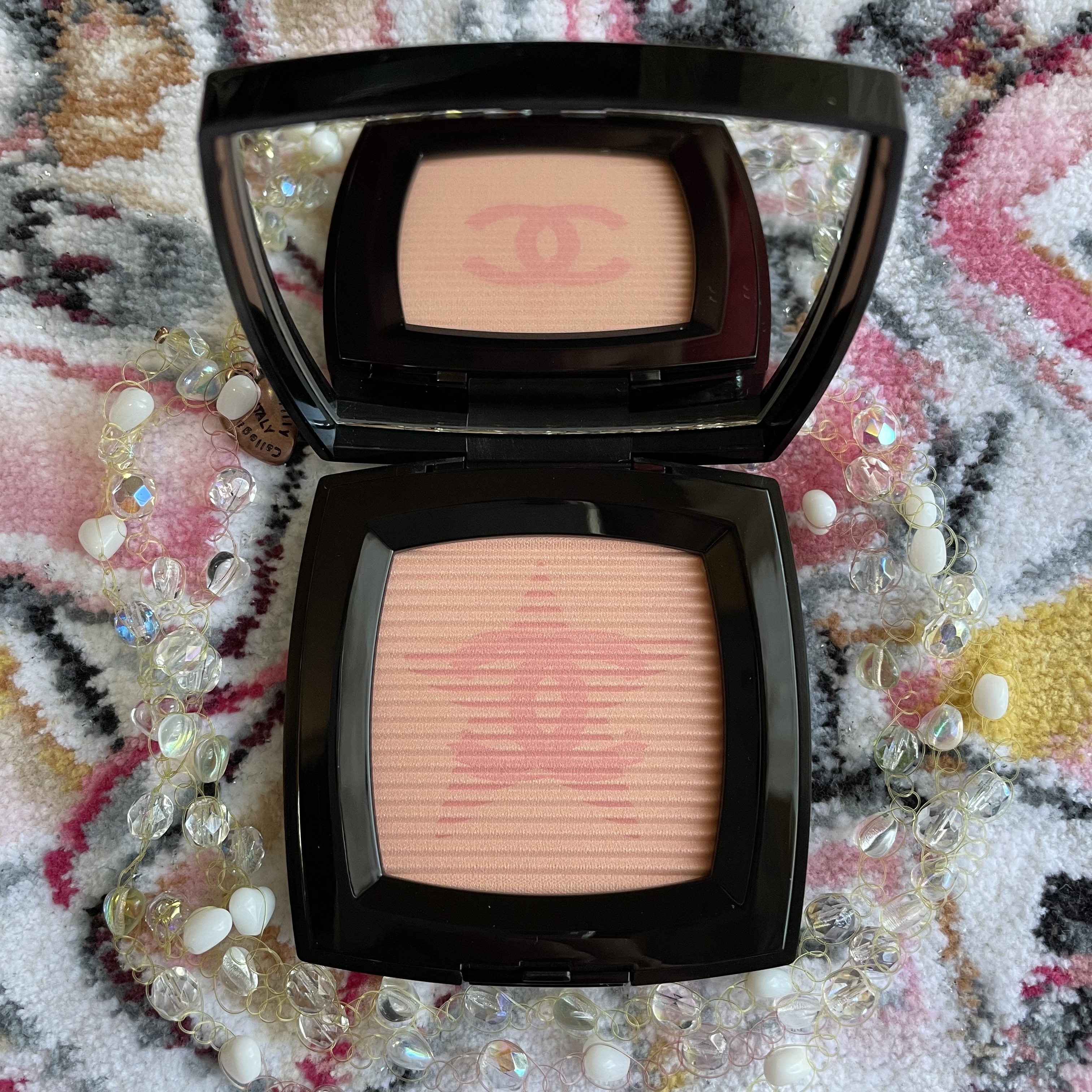 シャネル / ブラッシュ コメット ペッシュ コスミックの公式商品情報