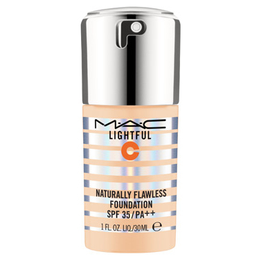M・A・C / ライトフル C+ ナチュラリー フローレス SPF 35