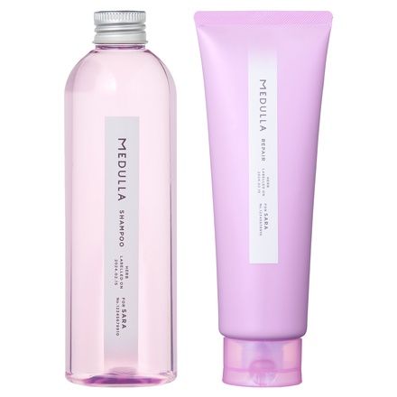 MEDULLA 新品 シャンプー、トリートメント くしつきです。今年届きまし