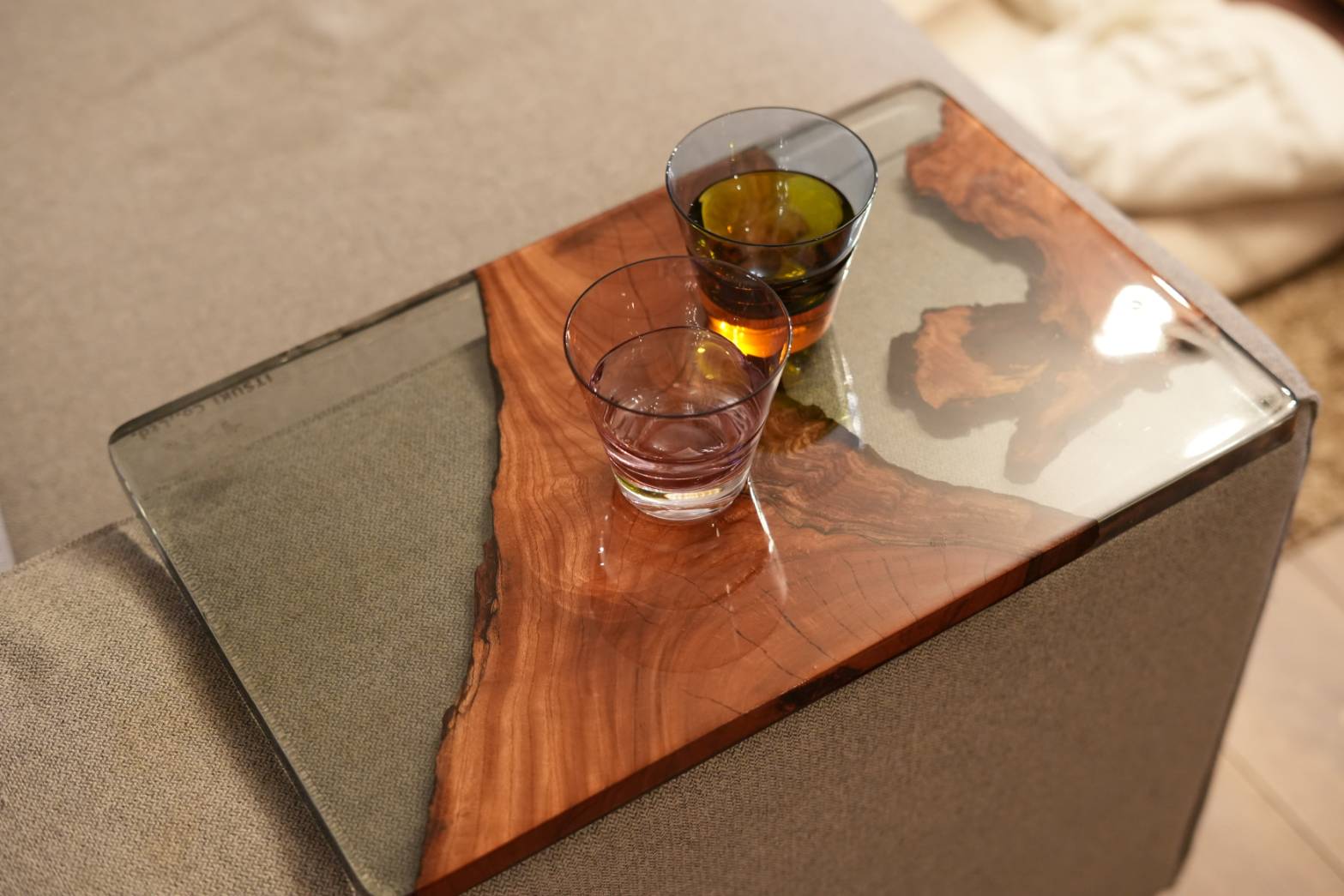 柏市のレジンテーブル工房「樹(いつき)」レジンテーブルオーダーメイド