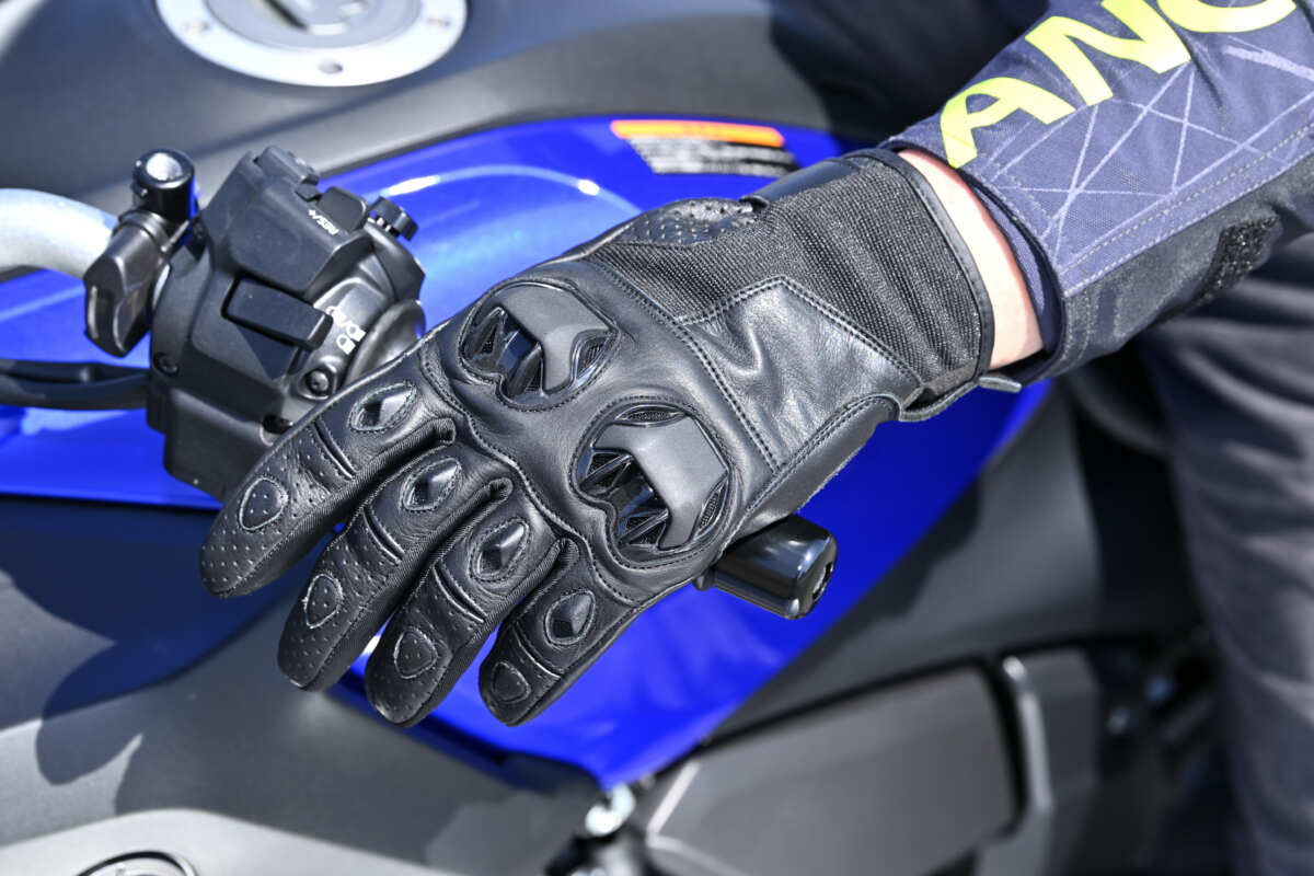 ROMの3シーズン用グローブがリニューアル！ 『ゼロスグラブ3』新発売