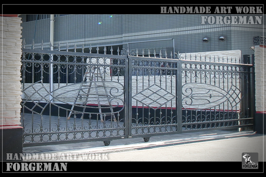 ◇アイアン製引戸門扉・アルミ製スライド式ドアのオーダーメイド製作