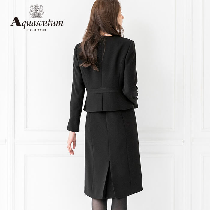 サテン切替のアンサンブル 9号・ブラック｜東京ソワールオンラインストア