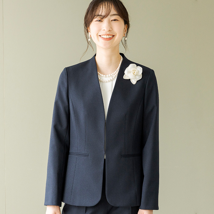 洗える｜定番ネイビーパンツスーツ 15号・ネイビー｜東京ソワール