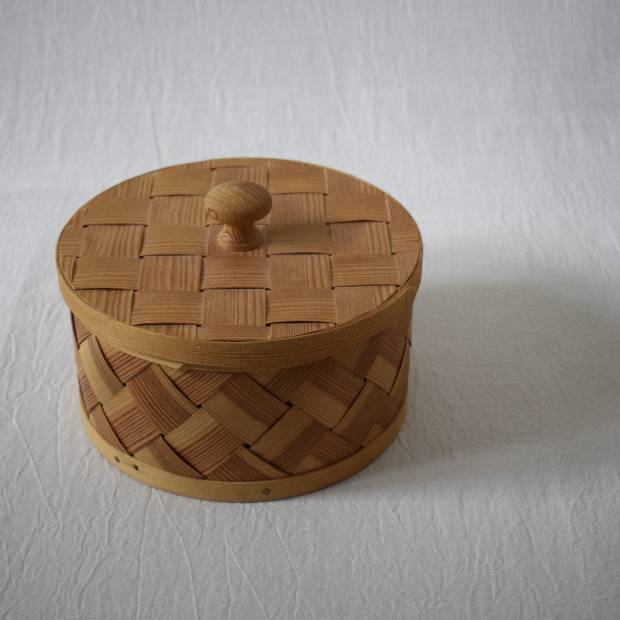 丸い籠・蓋付き / パンかご・小さいサイズ / スポーンコリ・Spånkorg