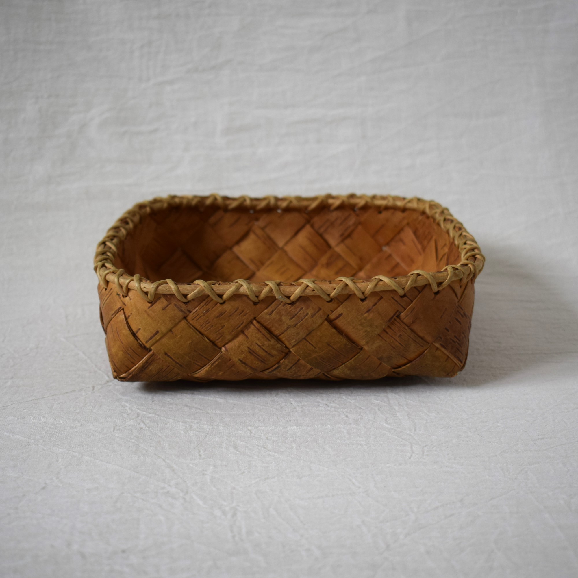 白樺のバスケット・根かがり / Näverslöjd・ネーベルスロイド