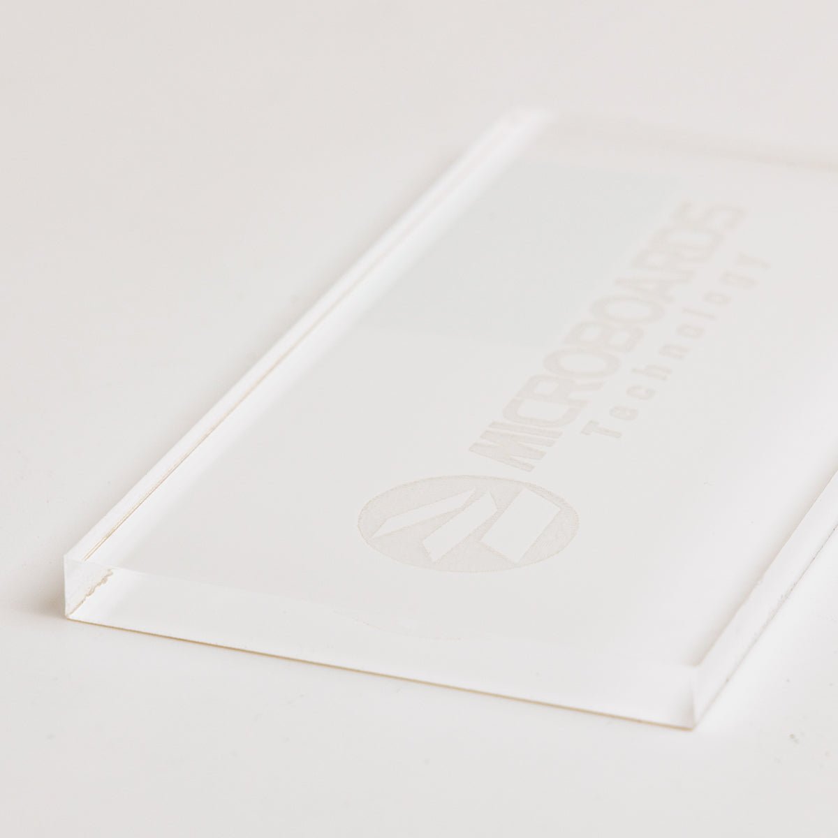 アクリル板 銘板用白吹きクリアホワイト（レーザー加工用材料） – FLUX