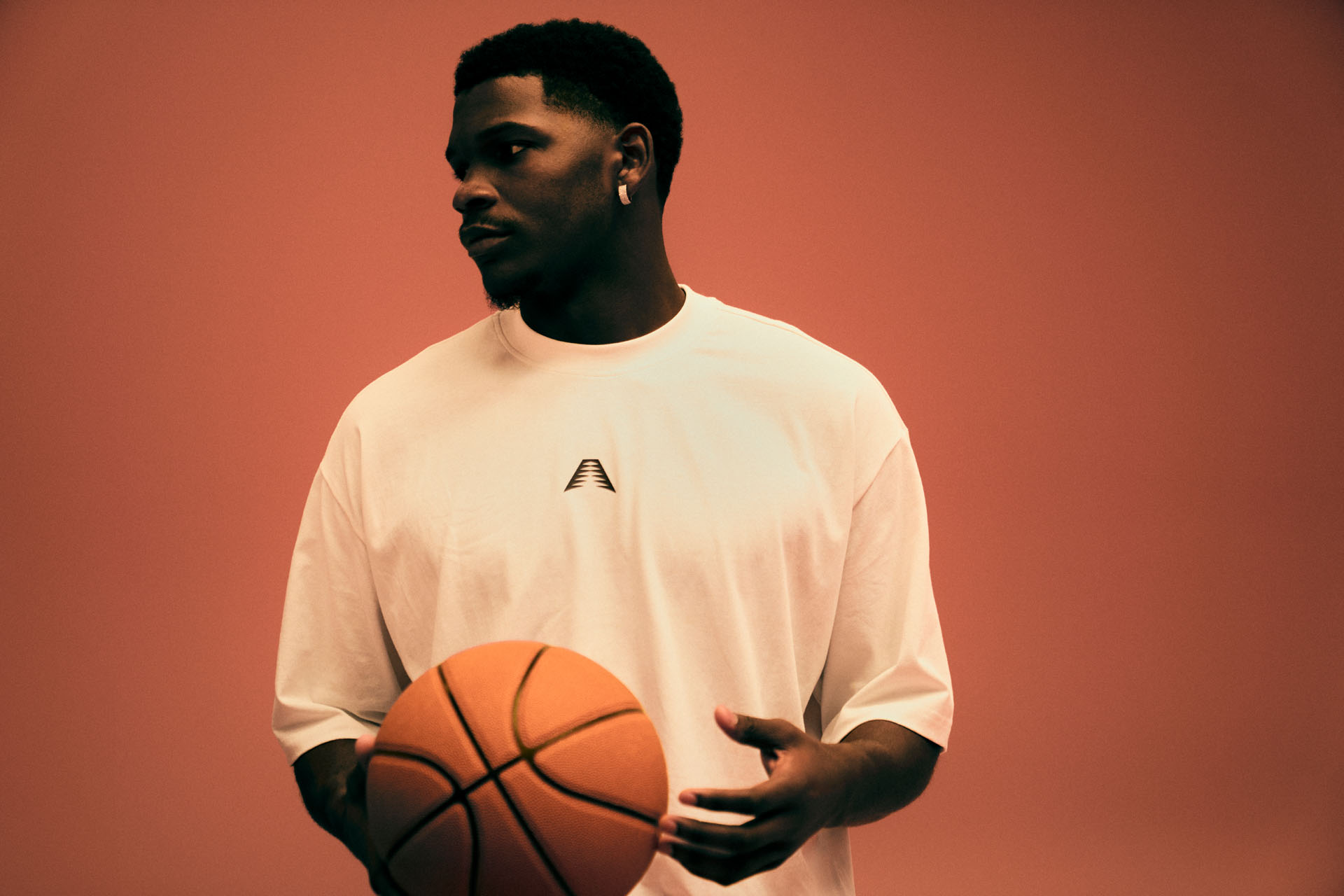 adidas Basketballから「AE 1 ～With Love～」が2024年1月登場