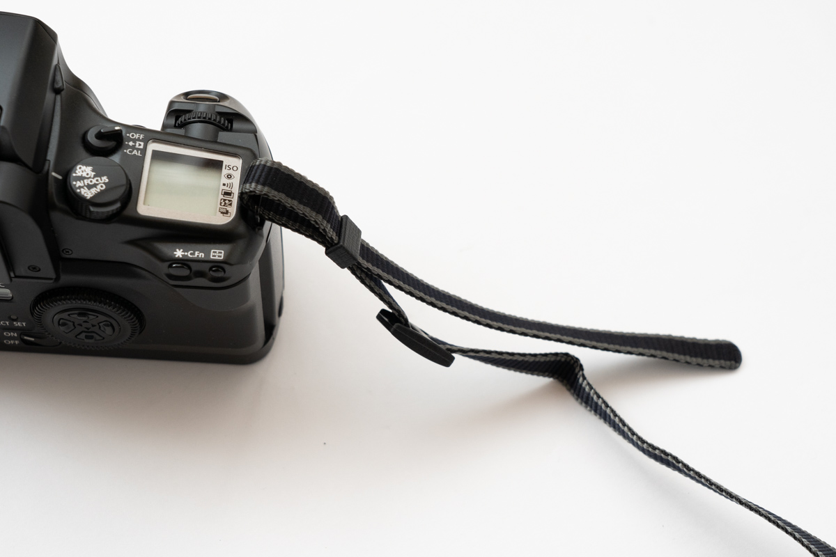 フィルムカメラに同時代Canon純正ネックストラップL3がぴったり！EOS7