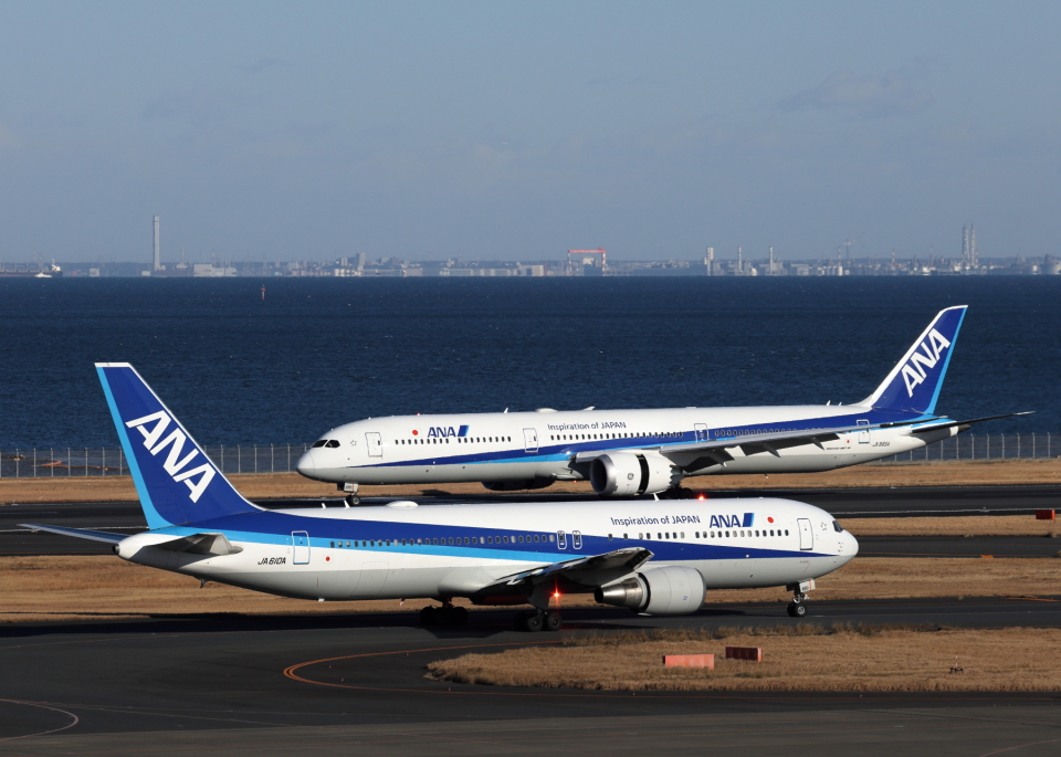 全日空 Boeing 767-300 JA610A 羽田空港 航空フォト | by tuckerさん