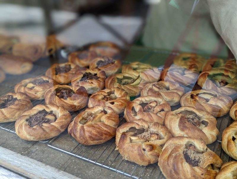 パリの老舗パン屋ポワラーヌをご案内！絶品パン・ド・カンパーニュ