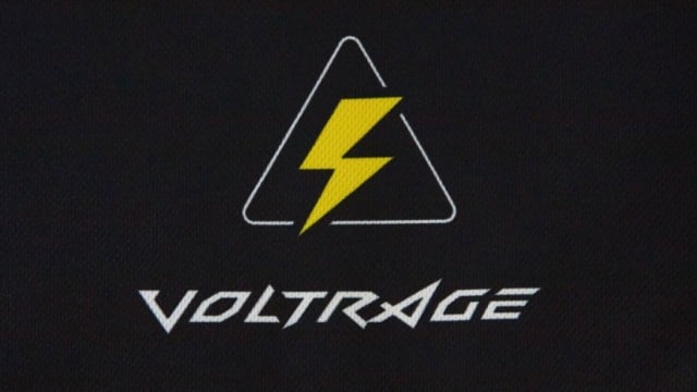 ソフトテニスラケット新シリーズVOLTRAGEロゴTシャツ