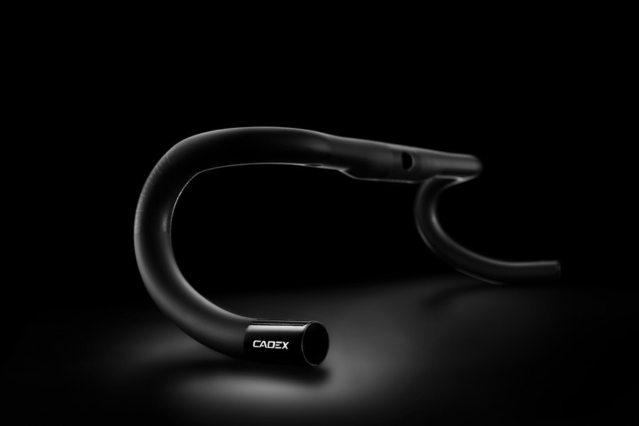 16度のワイドフレア！ 超軽量グラベル用ハンドルバー「CADEX GX