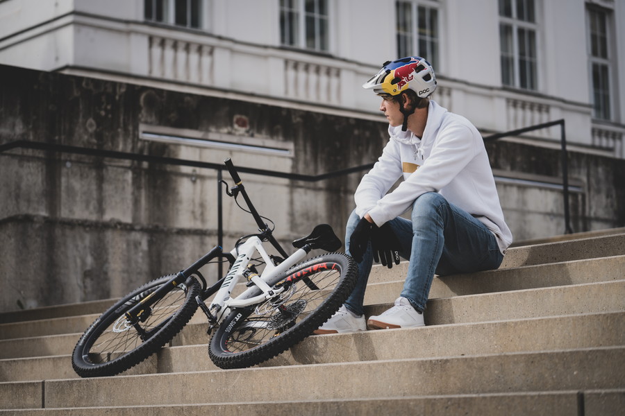 カジュアルなストリート向けシューズ「スタンプ ストリート ファビオ