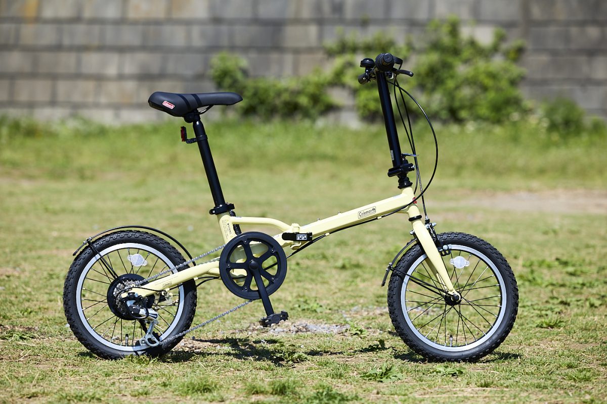 キャンプをもっと楽しく快適に。折りたたみ自転車を持って旅する女子