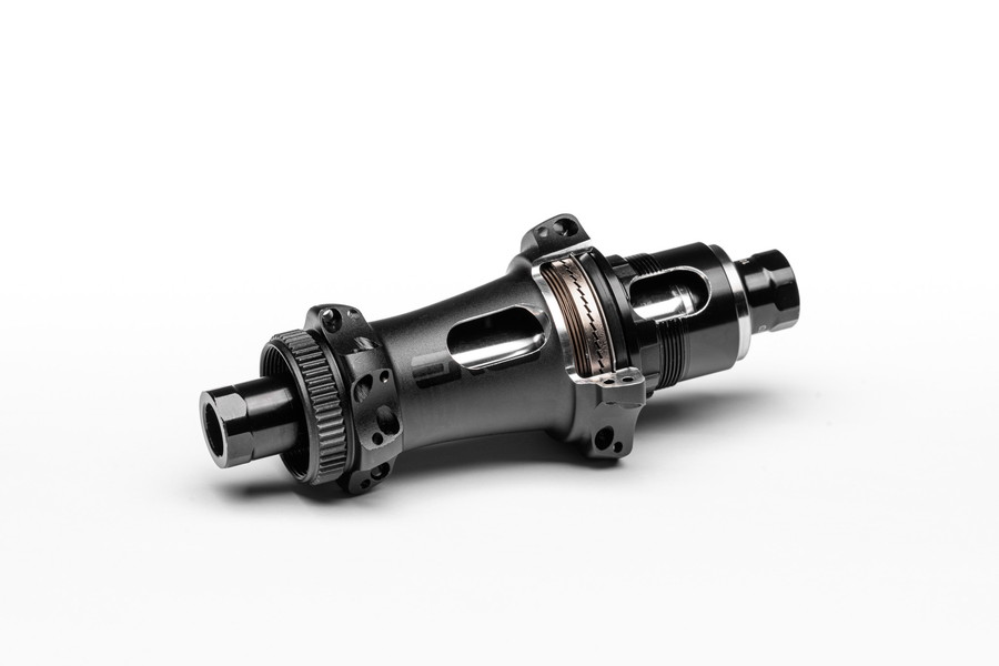 軽量化＆横剛性アップ！ 新型ロードハブ「ROAD INNERDRIVE SYSTEM HUBS