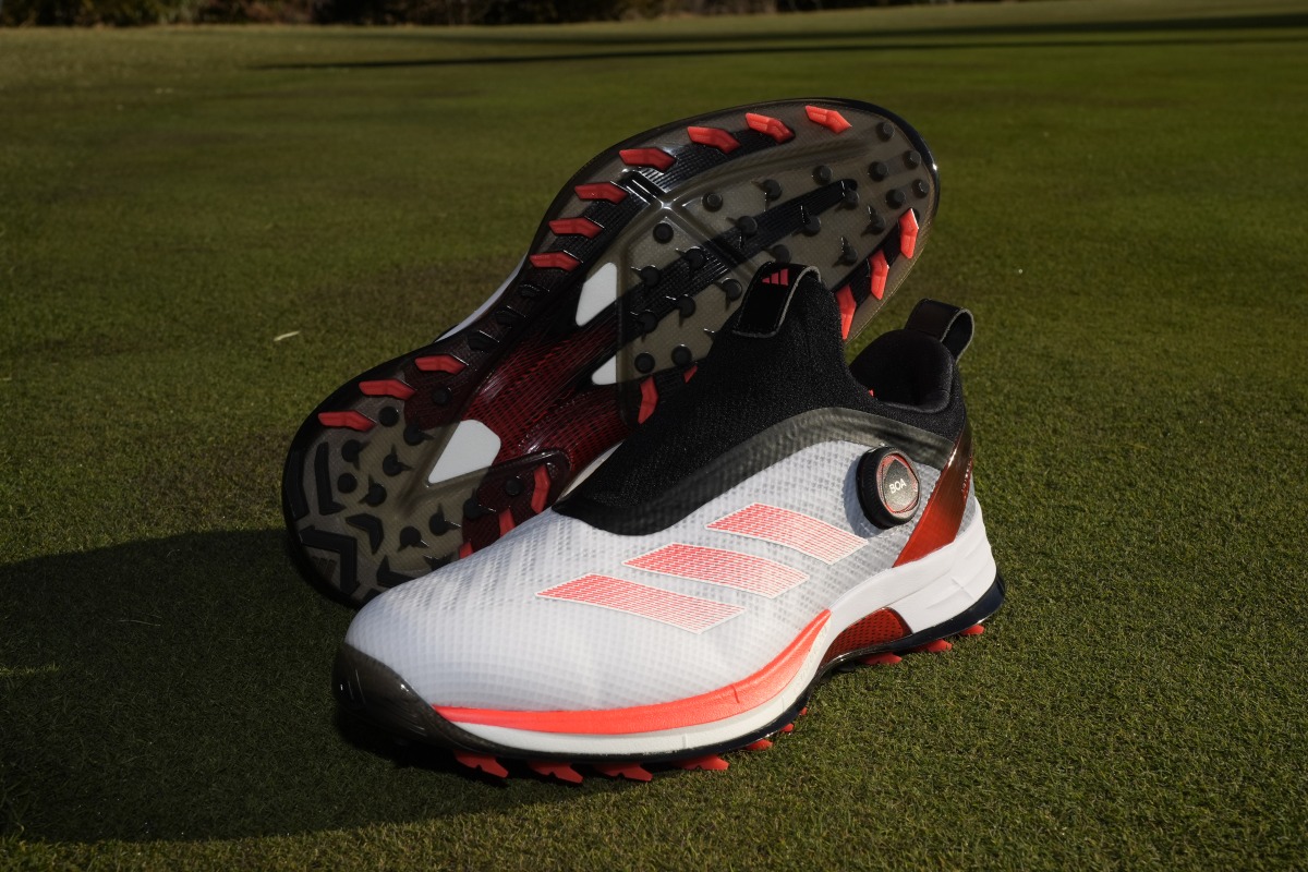 アディダスの軽量ゴルフシューズ「Adizero ZG 25」は足が自然に前に