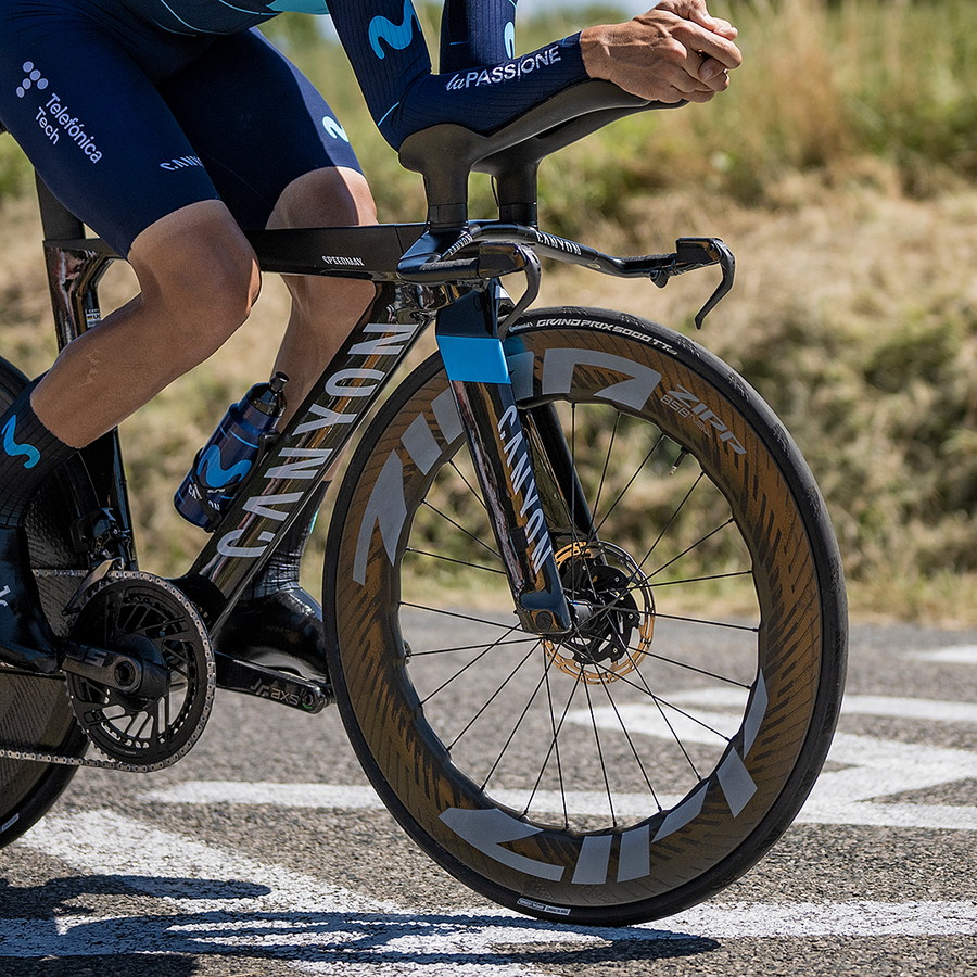 ツール導入モデルを一般販売、TTバイクの最高峰「スピードマックスCFR