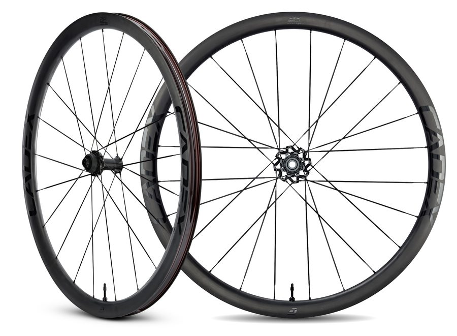 超軽量カーボンホイール「CADEX AR 35 DISC」が登場、グラベル用タイヤ