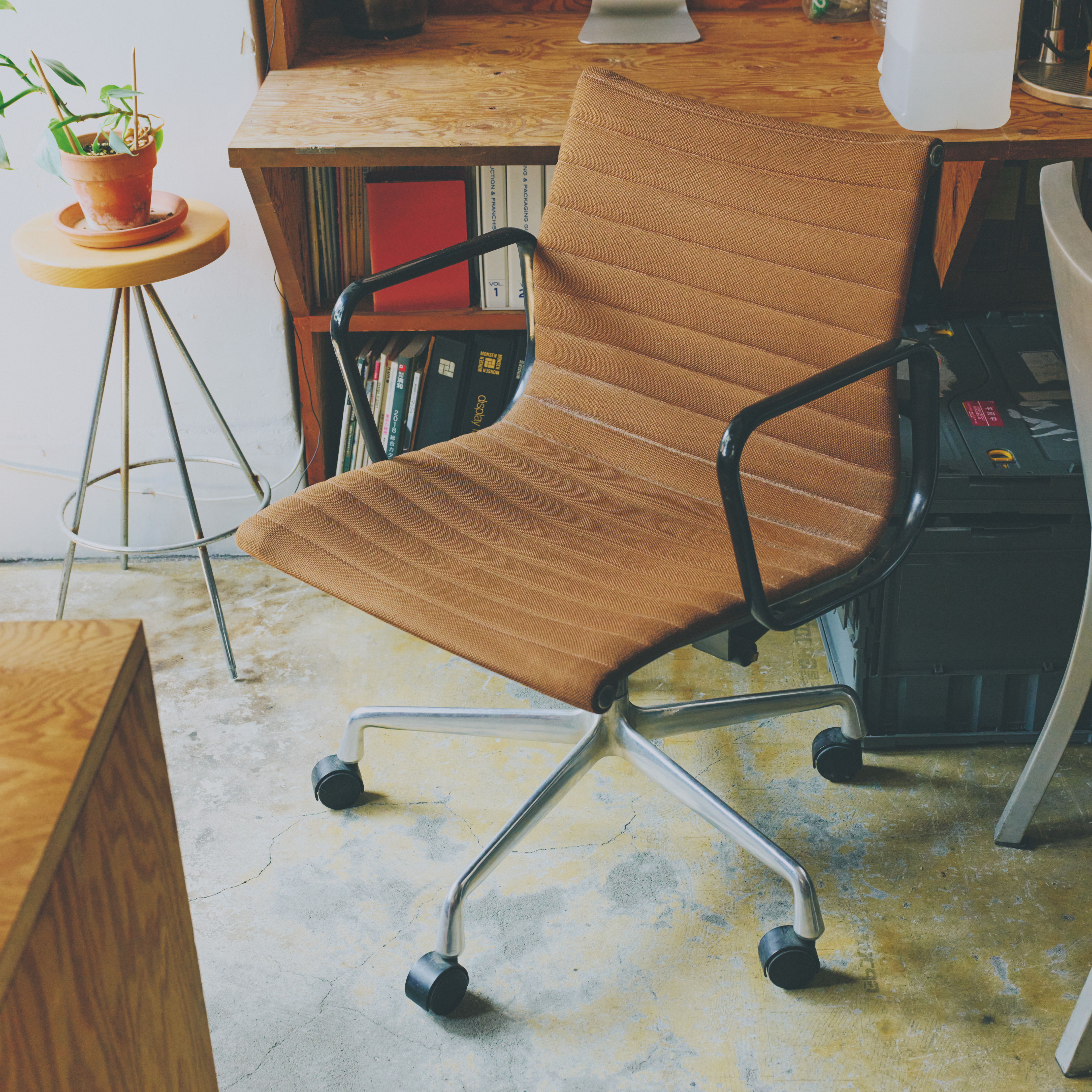 実用的で絵になるデザインが魅力のミッドセンチュリー期の名品