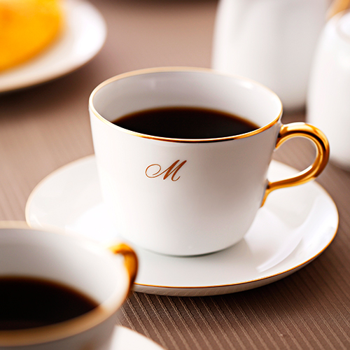 大倉陶園】ゴールドライン モーニングカップ＆ソーサー イニシャル金1