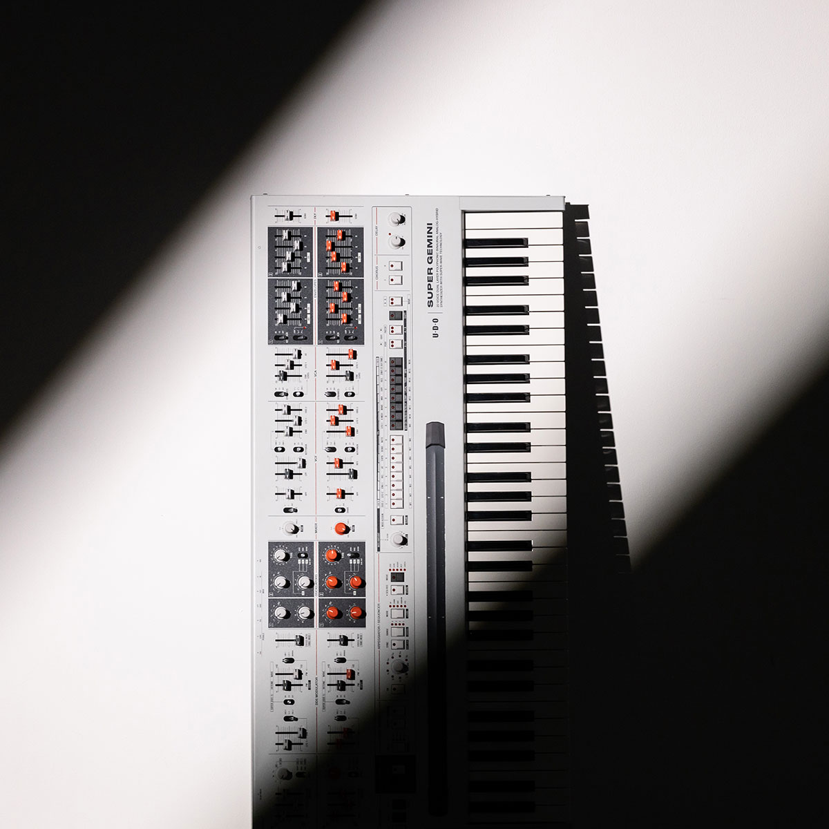 UDO Audio 新たなフラッグシップ・シンセサイザー「Super Gemini」を