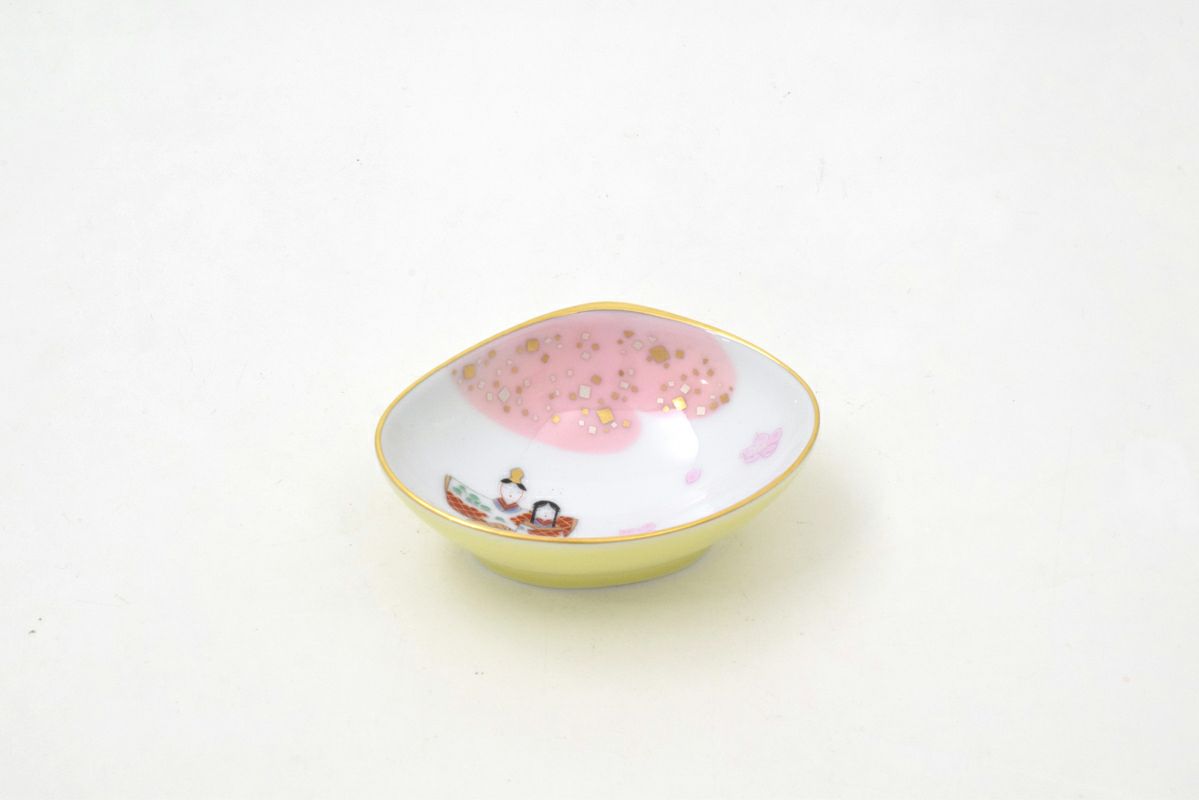 内裏雛（黄） 貝型小皿 | 有田焼 深川製磁｜公式オンラインストア