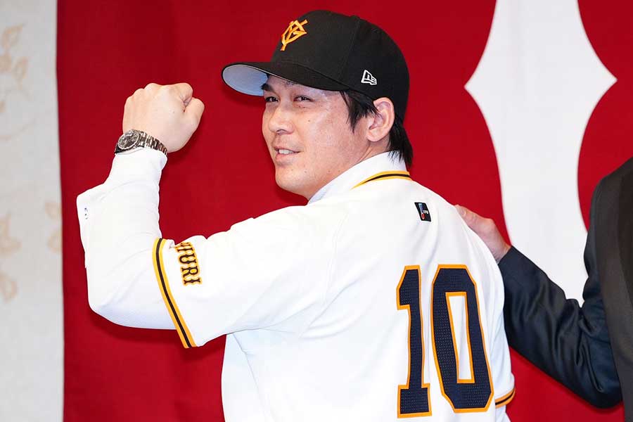 5年総額15億円、背番号10の責任「勝ち続けないと」 甲斐拓也に課された