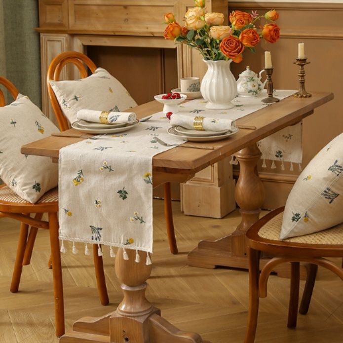 テーブルクロス 田園風小花刺繍タッセル付きセンタークロス センター